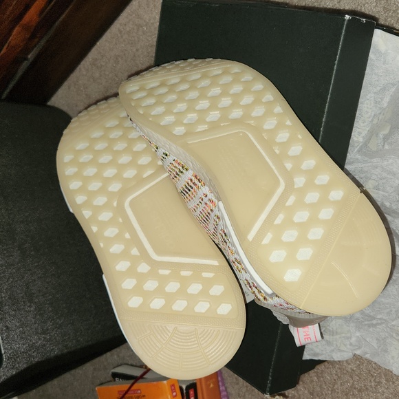 Adidas NMD R1 - Picture 4 of 6